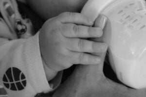 Lire la suite à propos de l’article Quelle quantité de lait offrir à mon bébé?