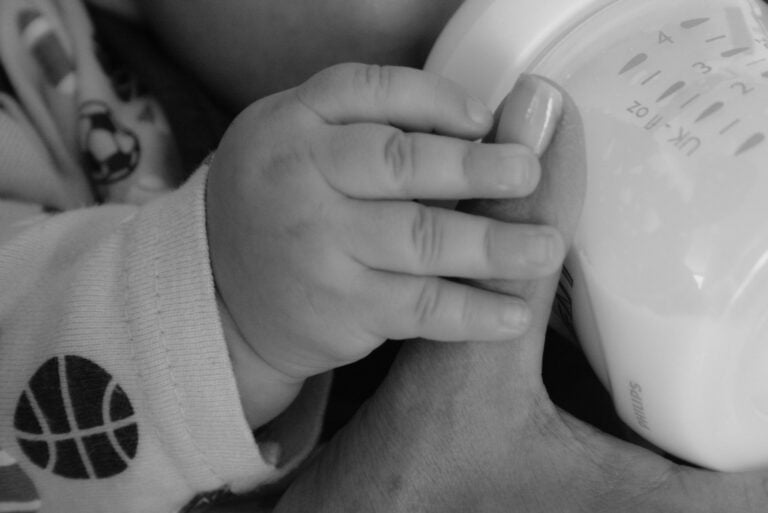 Lire la suite à propos de l’article Quelle quantité de lait offrir à mon bébé?